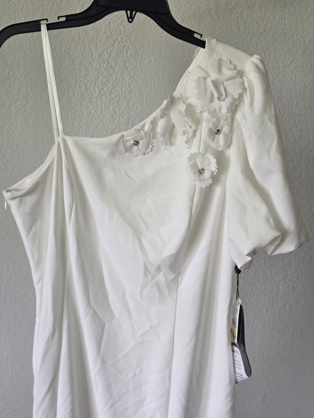 NWT Adrianna Papell Ivory 3D Floral One Shoulder Crepe Dress Size 16 $179 NWT - Picture 4 of 9